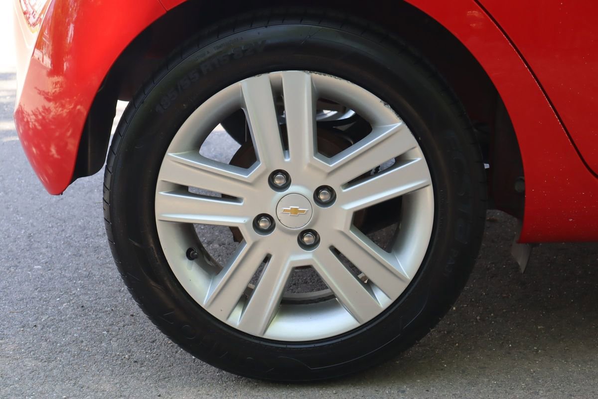 Used 2014 Chevrolet Spark LS image 40