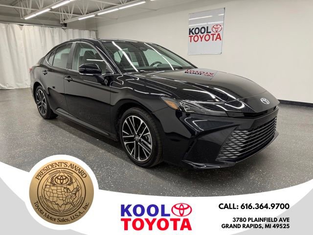 Certified 2025 Toyota Camry XLE FWD image 1