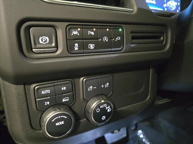 Used 2022 Chevrolet Suburban RST w/ Luxury Package image 28