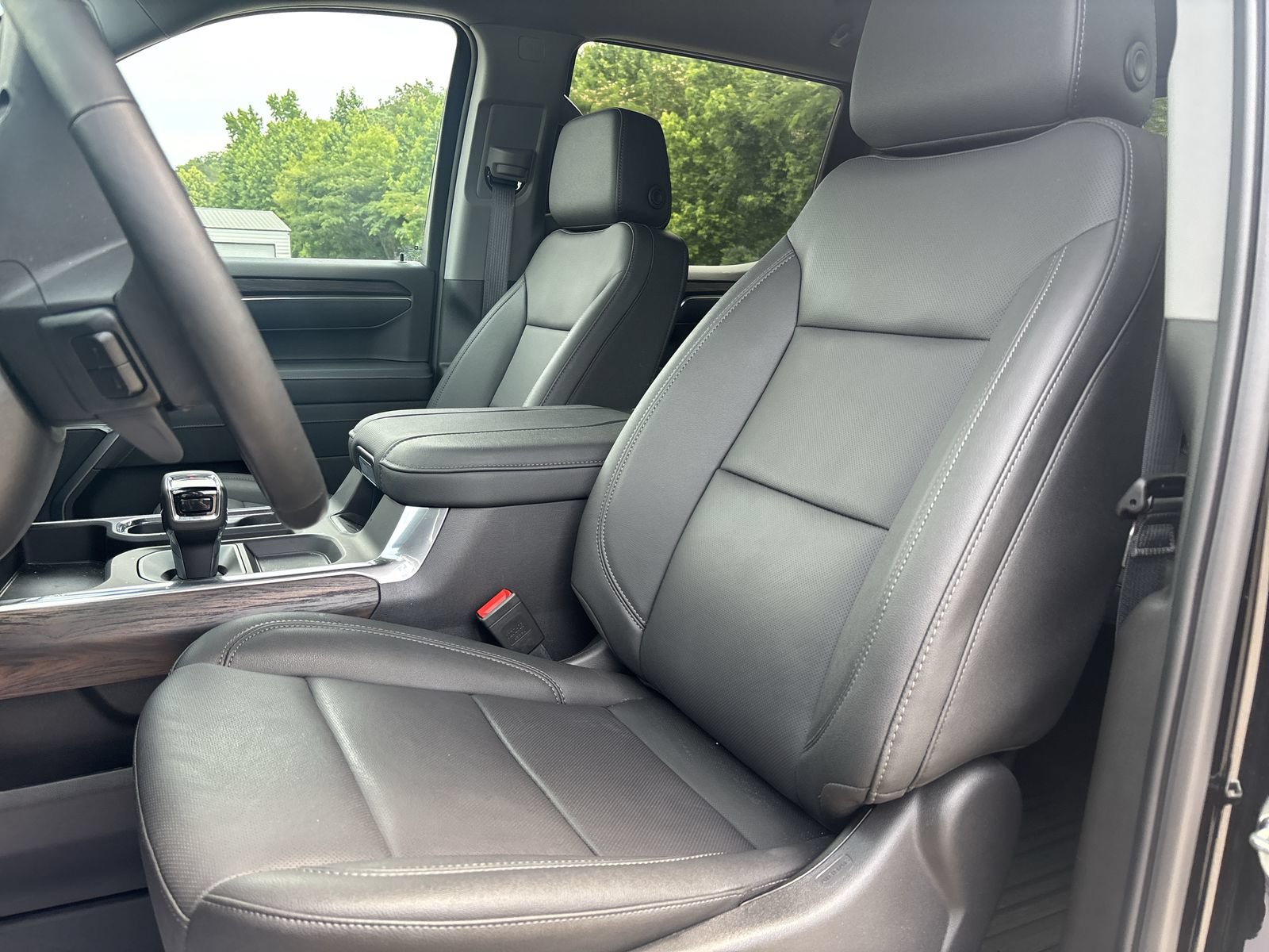Used 2026 GMC Sierra 1500 SLT w/ SLT Premium Plus Package AWD/4WD image 11
