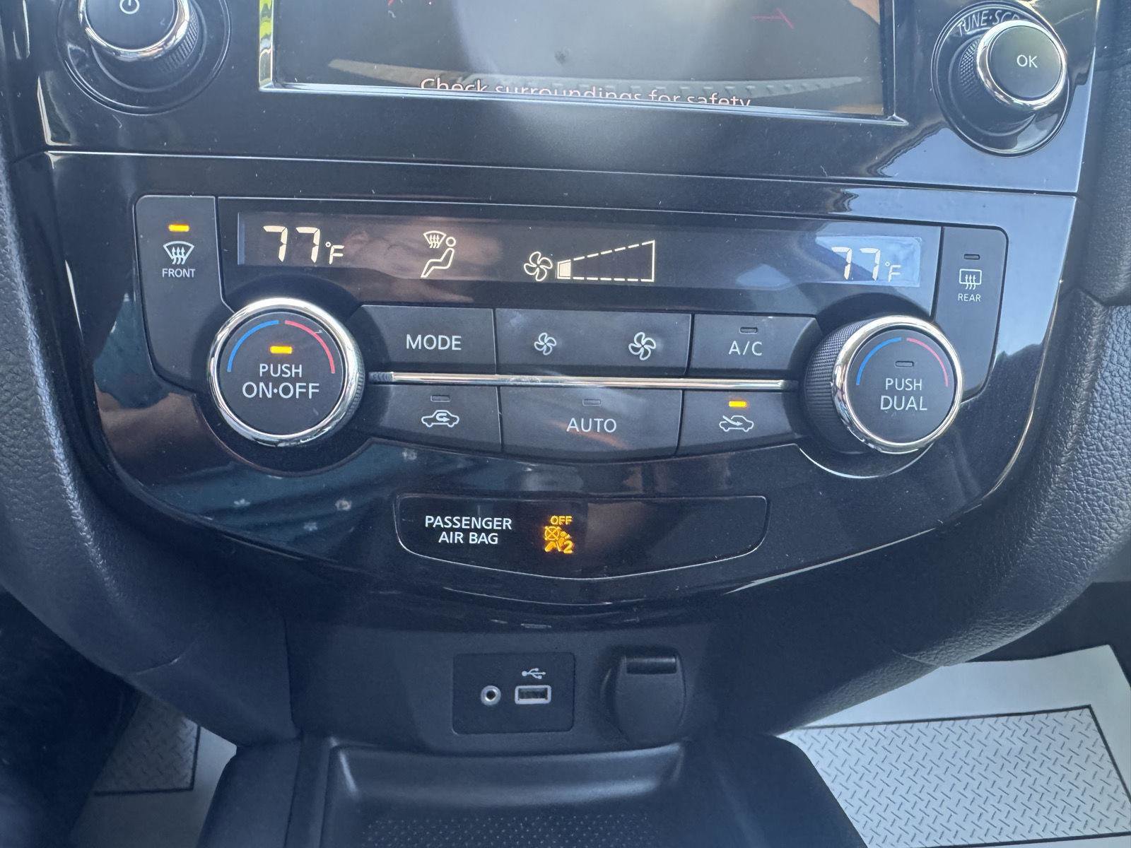 Used 2018 Nissan Rogue SV image 17