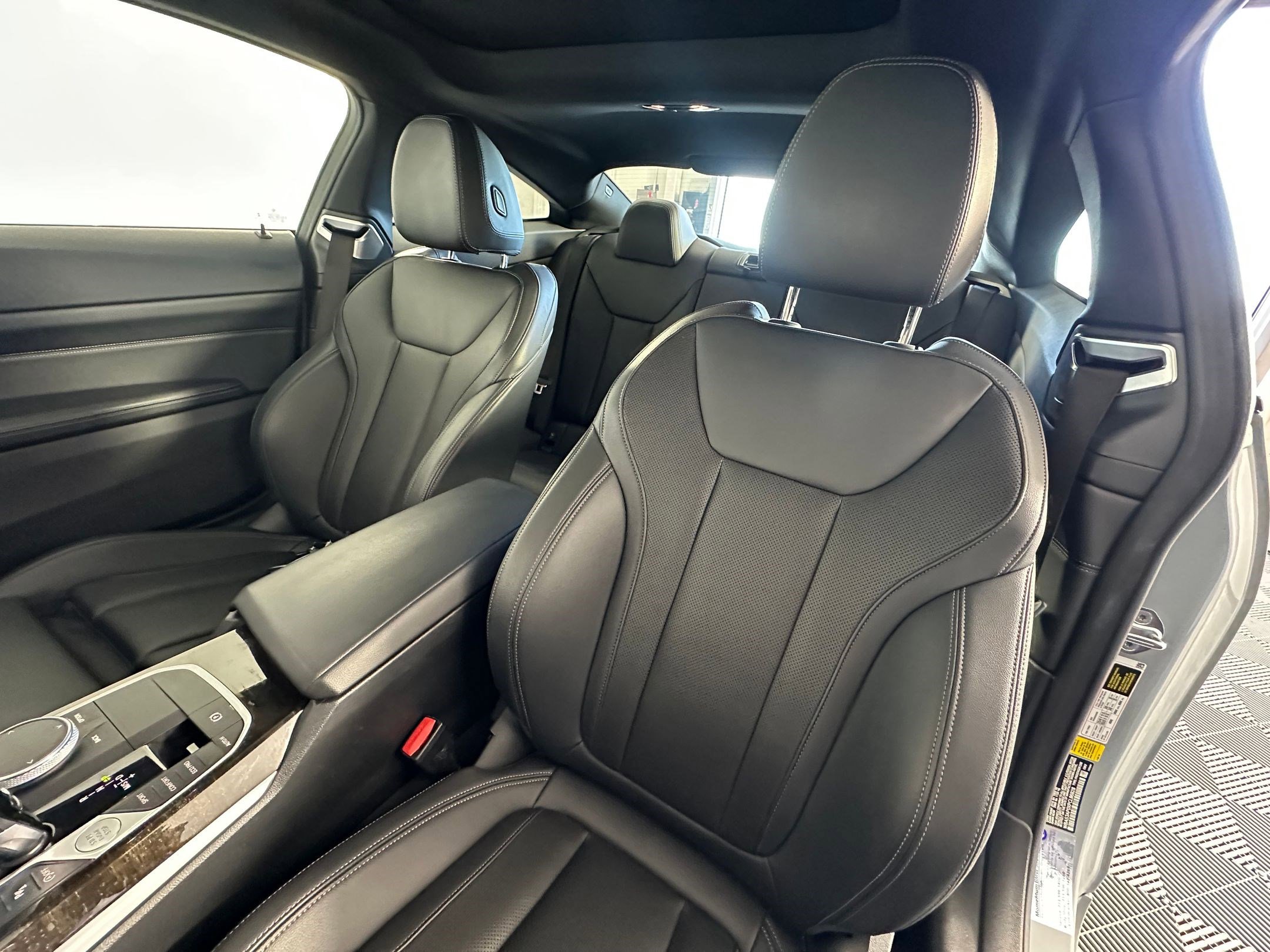 Used 2023 BMW 430i Coupe w/ M Sport Package image 22