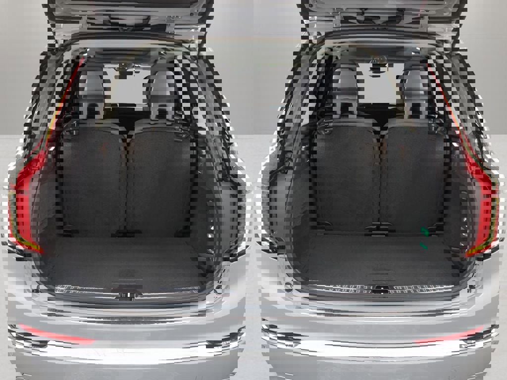 New 2025 Volvo XC90 T8 Plus w/ Protection Package Premier image 6