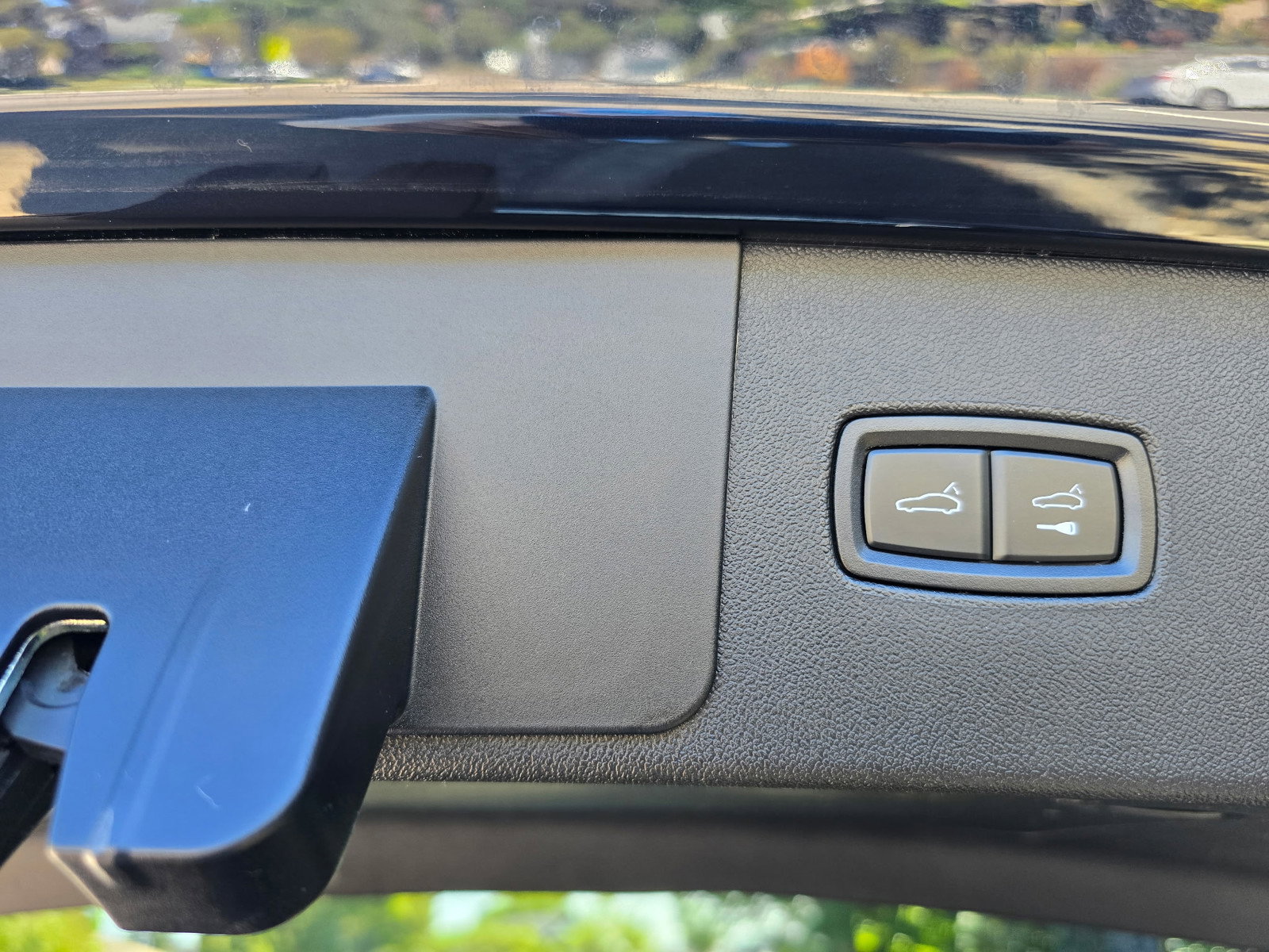 Used 2022 Porsche Cayenne Platinum Edition w/ Premium Package Plus image 43