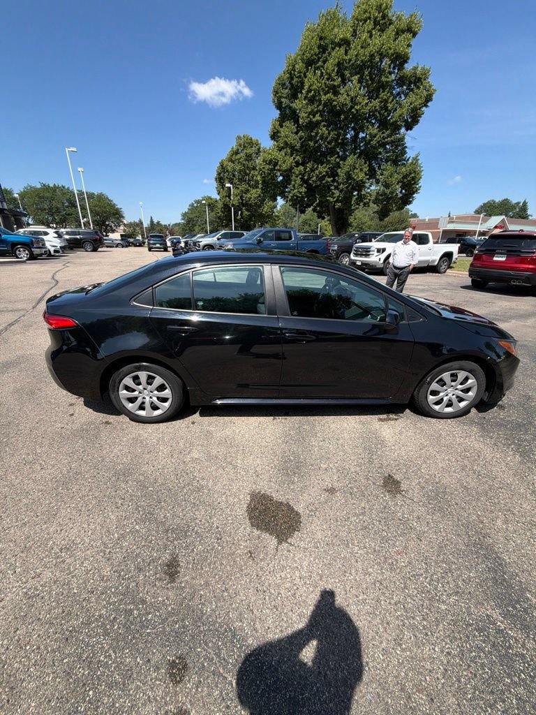 Used 2024 Toyota Corolla LE FWD image 9