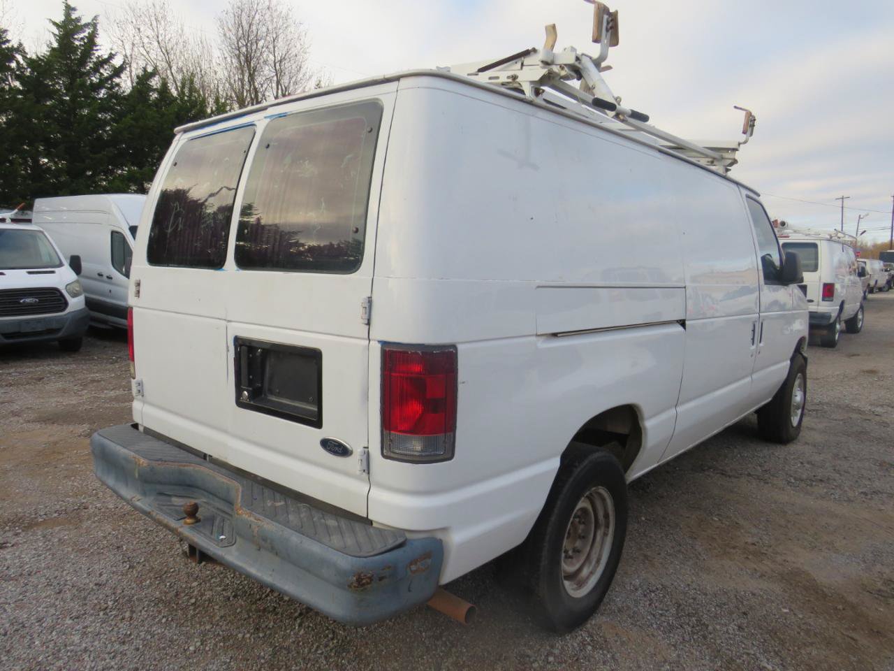 Used 2012 Ford E-250 and Econoline 250 w/ Commercial Cargo Van Pkg RWD image 5