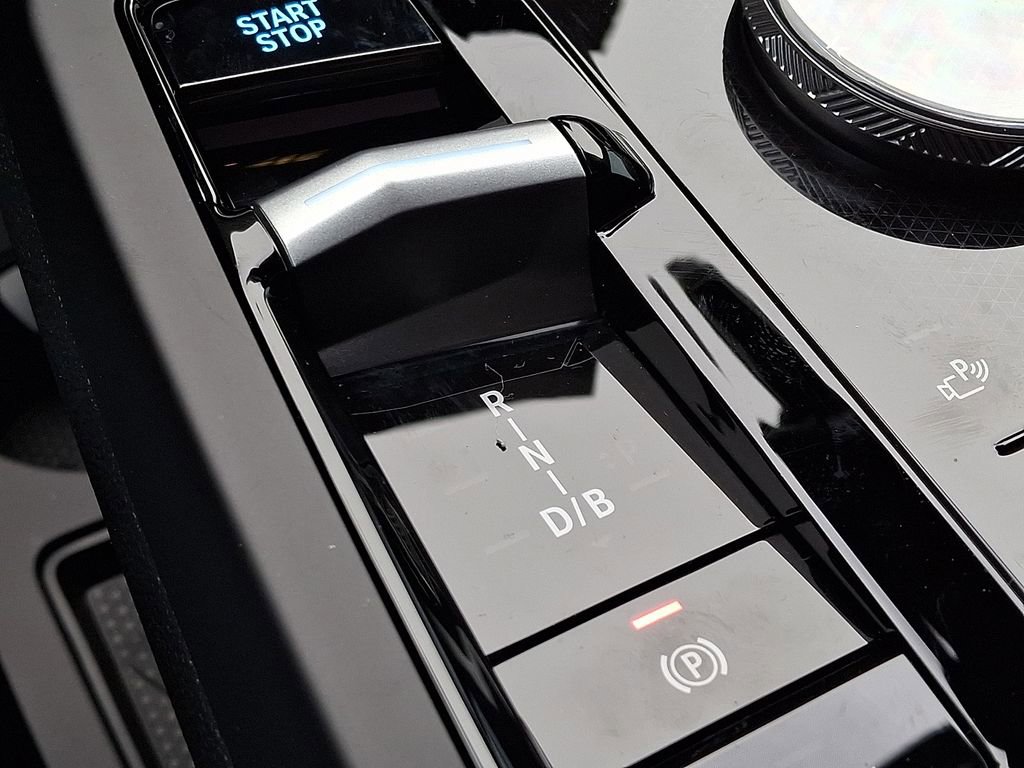 New 2026 BMW iX xDrive60 w/ M Sport Package image 13