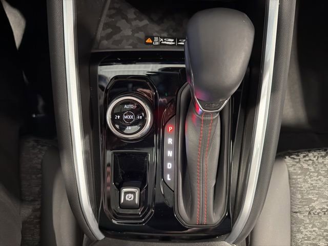 Used 2023 Chevrolet Colorado Z71 w/ Z71 Convenience Package 2 image 25