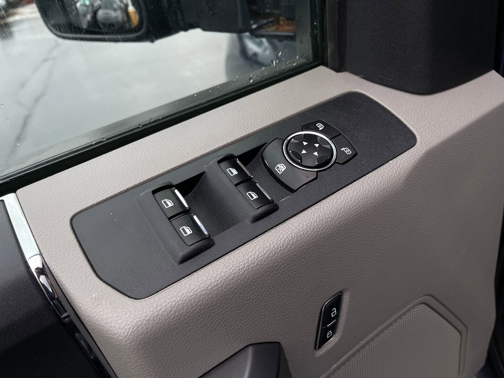 Used 2017 Ford F250 XLT w/ XLT Value Package image 12