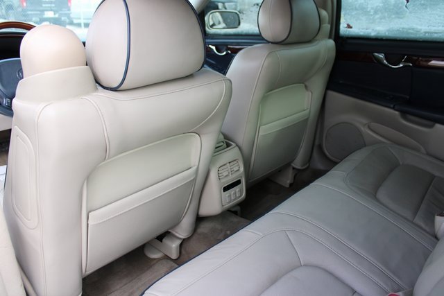 Used 2005 Cadillac De Ville w/ Limited Edition Package image 32