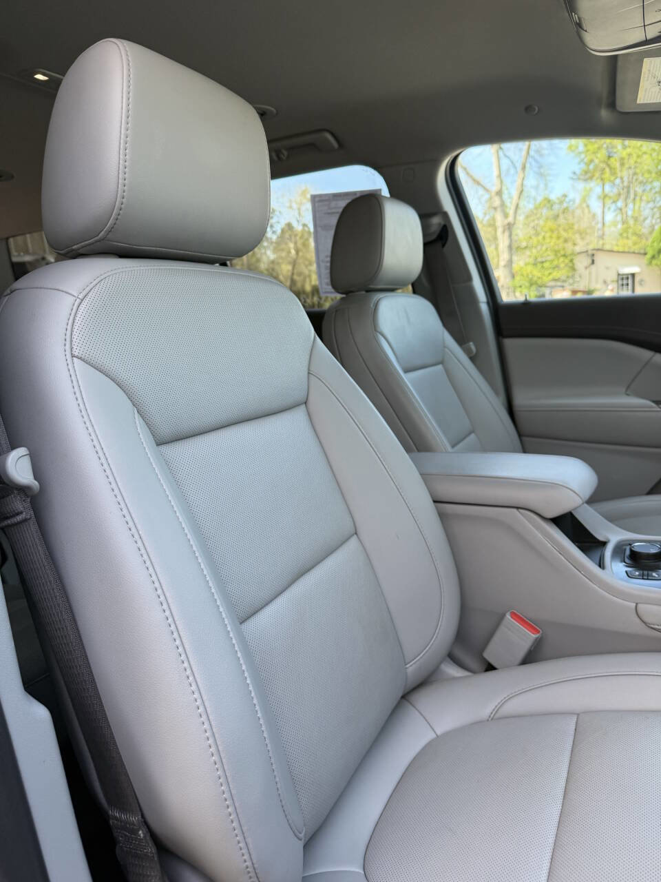 Used 2022 GMC Acadia SLT w/ Technology Package image 24