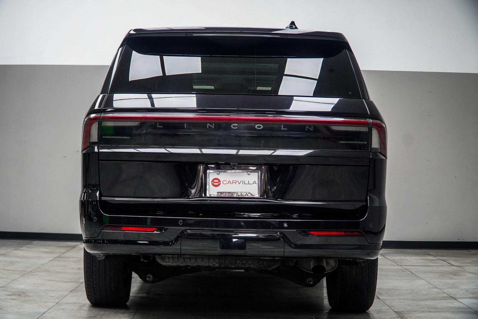Used 2025 Lincoln Navigator Reserve AWD/4WD image 13