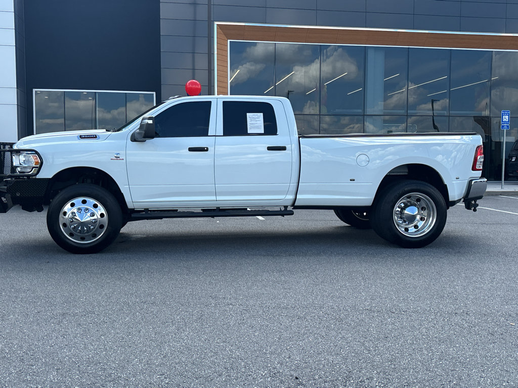Used 2024 RAM 3500 Tradesman w/ Chrome Appearance Group AWD/4WD image 3