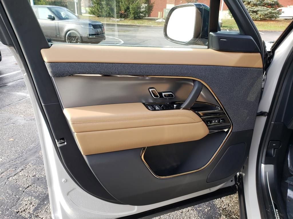 New 2026 Land Rover Range Rover Sport SE image 10