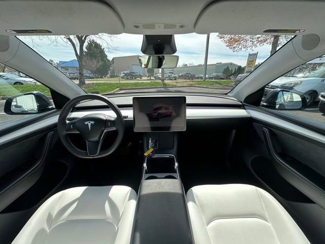 Used 2024 Tesla Model Y Long Range image 3
