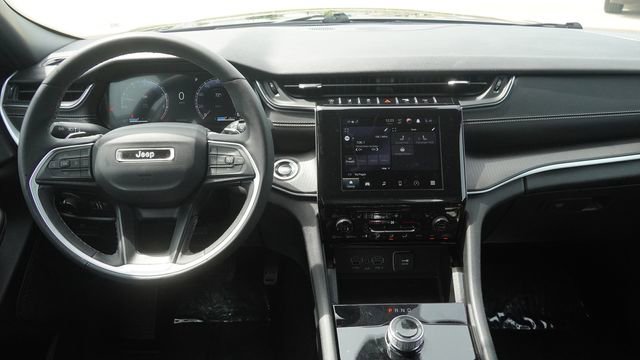 Used 2024 Jeep Grand Cherokee L Laredo AWD/4WD image 16