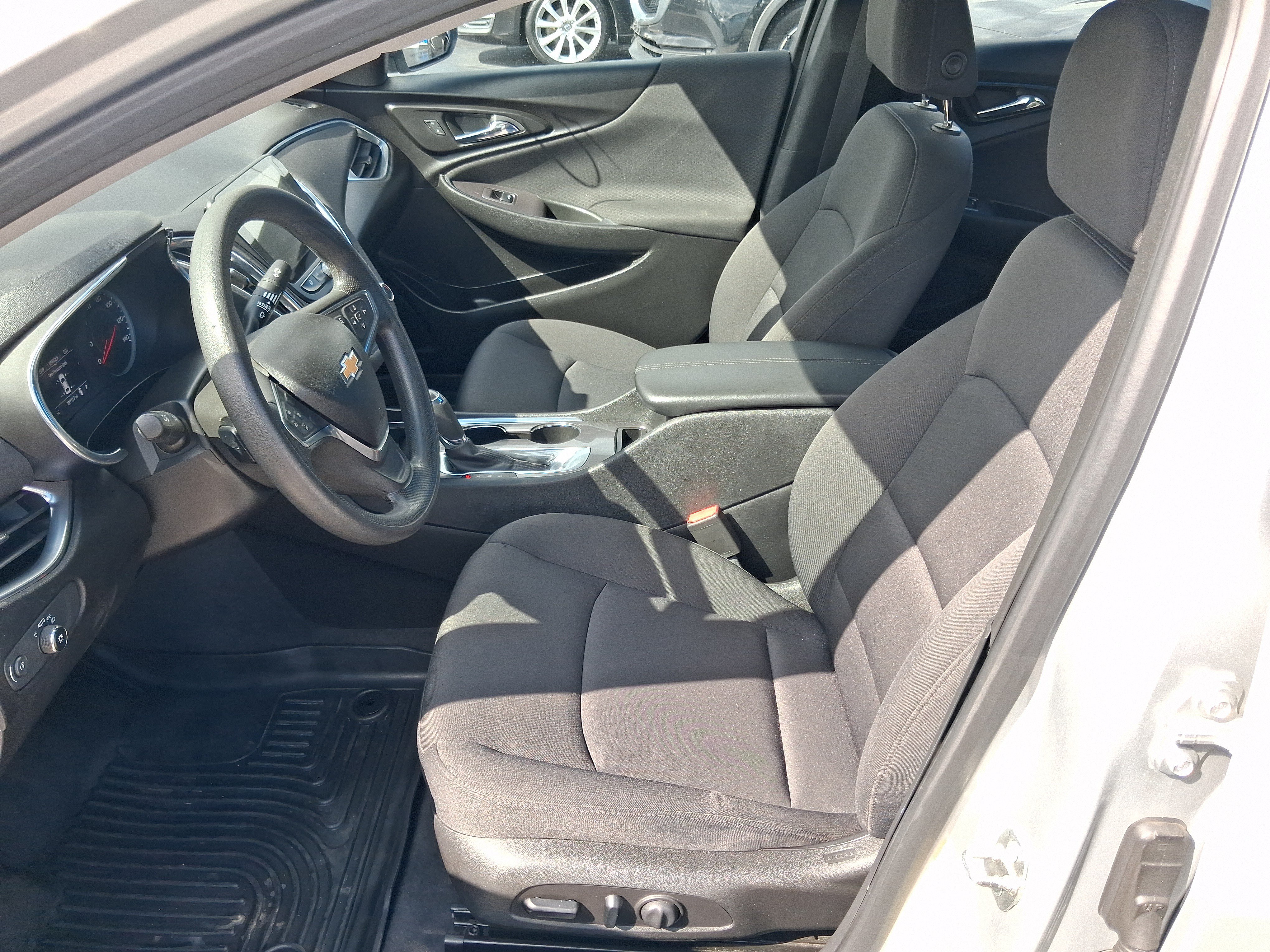Used 2019 Chevrolet Malibu LT FWD image 10