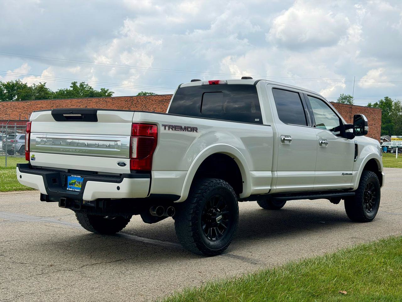 Used 2020 Ford F350 Platinum w/ Tremor Off-Road Package AWD/4WD image 6