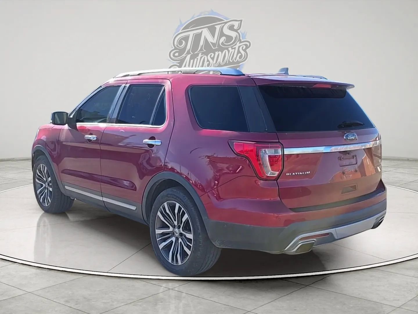 Used 2016 Ford Explorer Platinum image 3