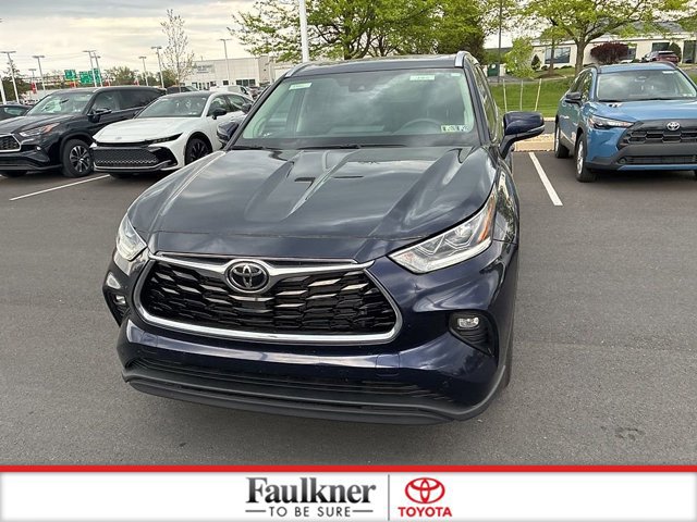 Certified 2025 Toyota Highlander Limited AWD/4WD image 23