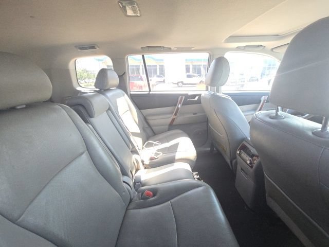 Used 2012 Toyota Highlander Limited w/ Protection Pkg AWD/4WD image 14