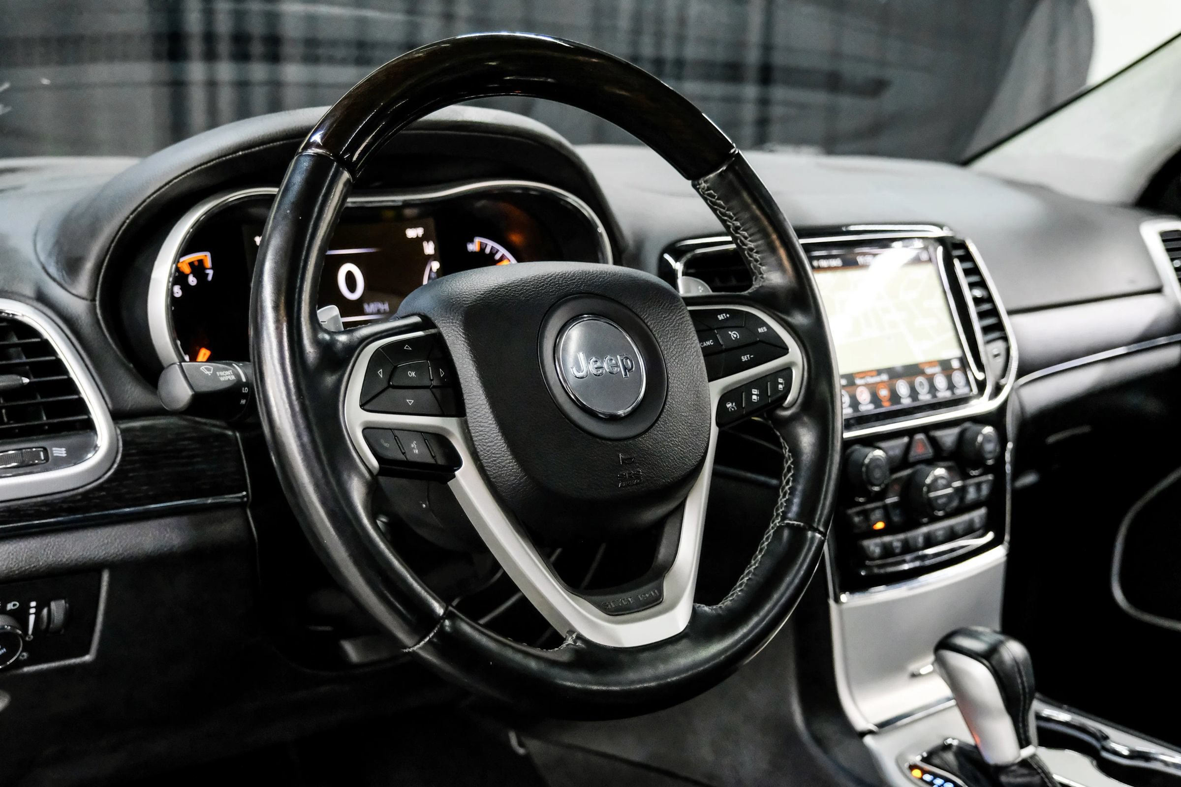 Used 2021 Jeep Grand Cherokee Summit AWD/4WD image 18