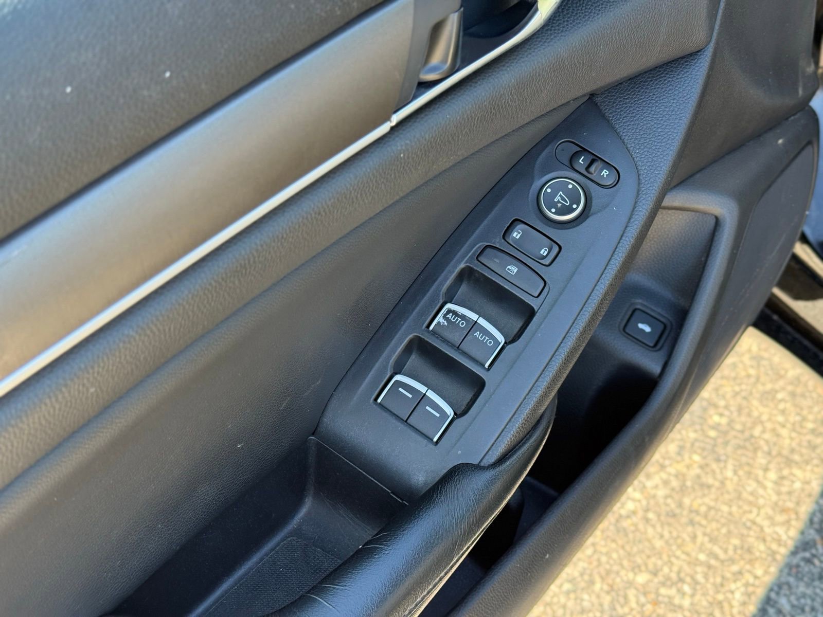 Used 2018 Honda Accord LX image 14