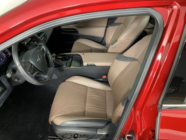 Used 2025 Lexus ES 350 Luxury w/ Accessory Package (Z2) image 32