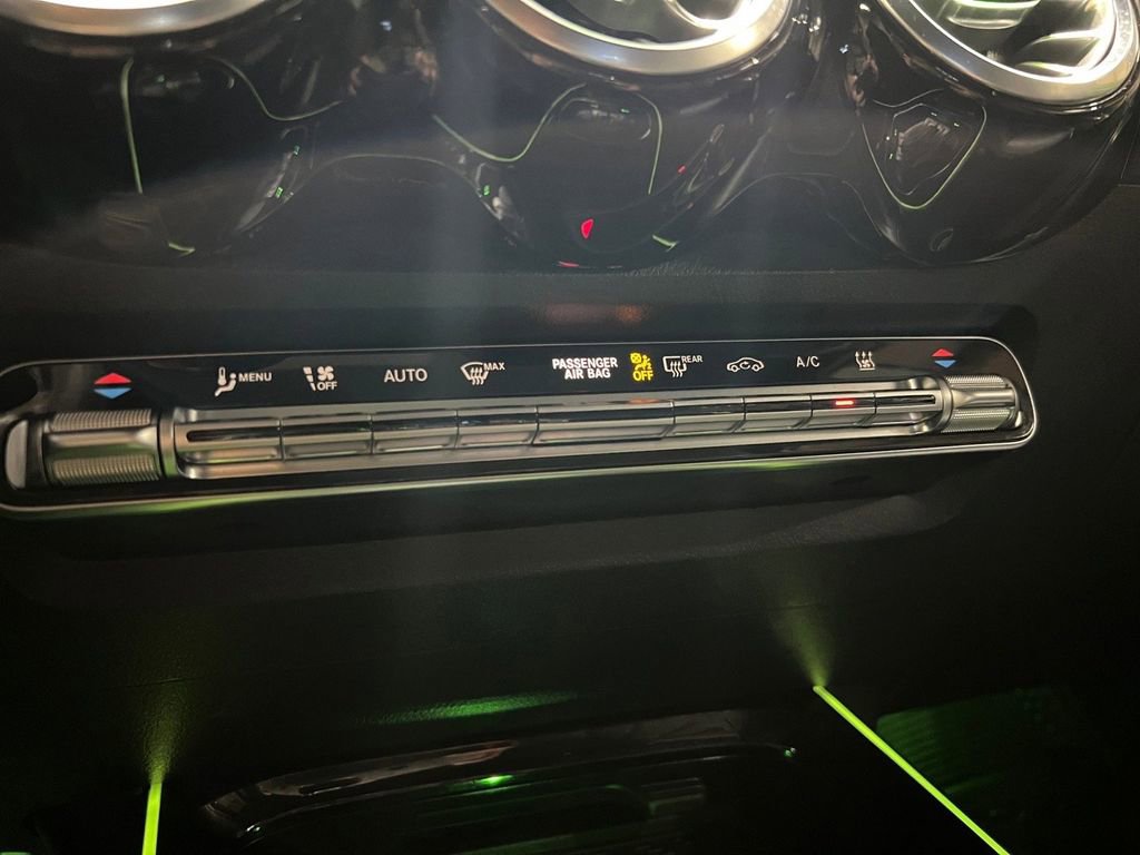 Used 2022 Mercedes-Benz EQB 300 4MATIC image 34