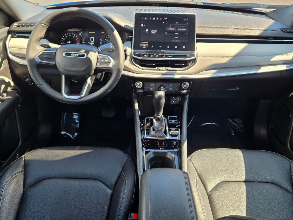 Used 2025 Jeep Compass Limited AWD/4WD image 19