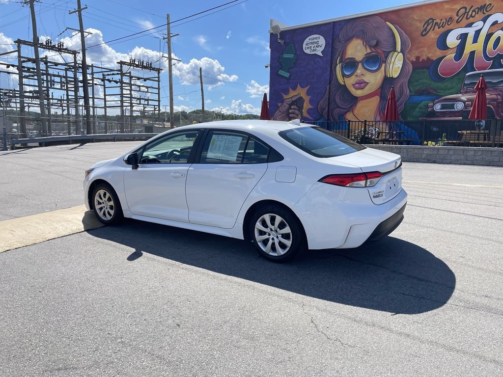 Used 2024 Toyota Corolla LE FWD image 3