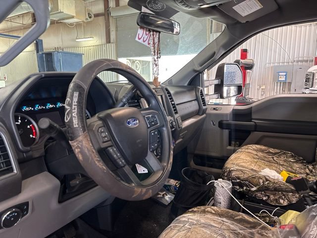 Used 2017 Ford F250 XL w/ STX Appearance Package AWD/4WD image 6