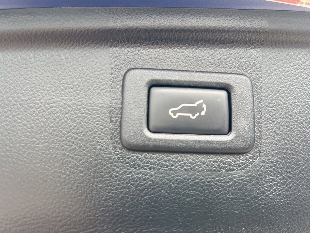 Used 2017 Subaru Outback 2.5i Premium image 16