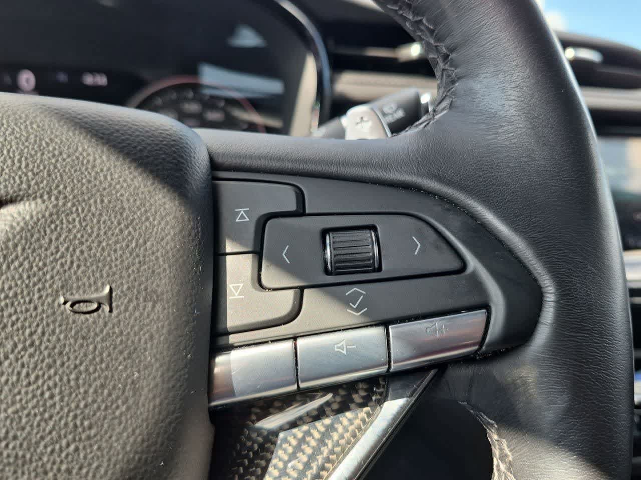 Used 2024 Cadillac XT6 Sport w/ Technology Package AWD/4WD image 26