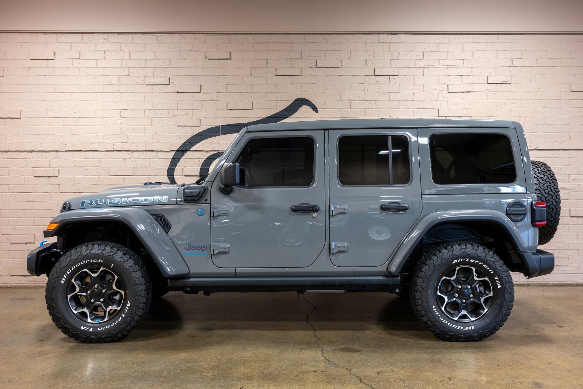 Used 2023 Jeep Wrangler Unlimited Rubicon 4xe w/ Cold Weather Group image 7