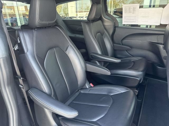 Used 2022 Chrysler Pacifica Touring-L w/ S Appearance Package FWD image 54