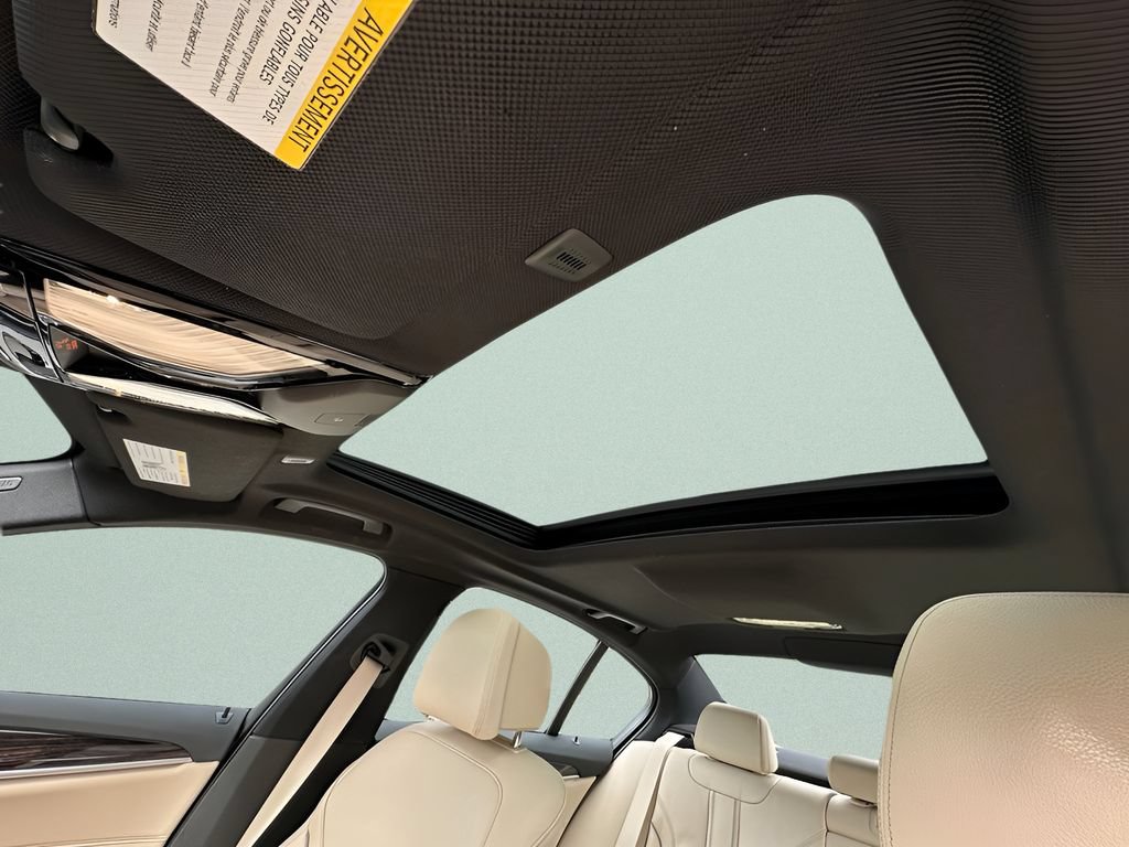 Used 2017 BMW 540i RWD image 19