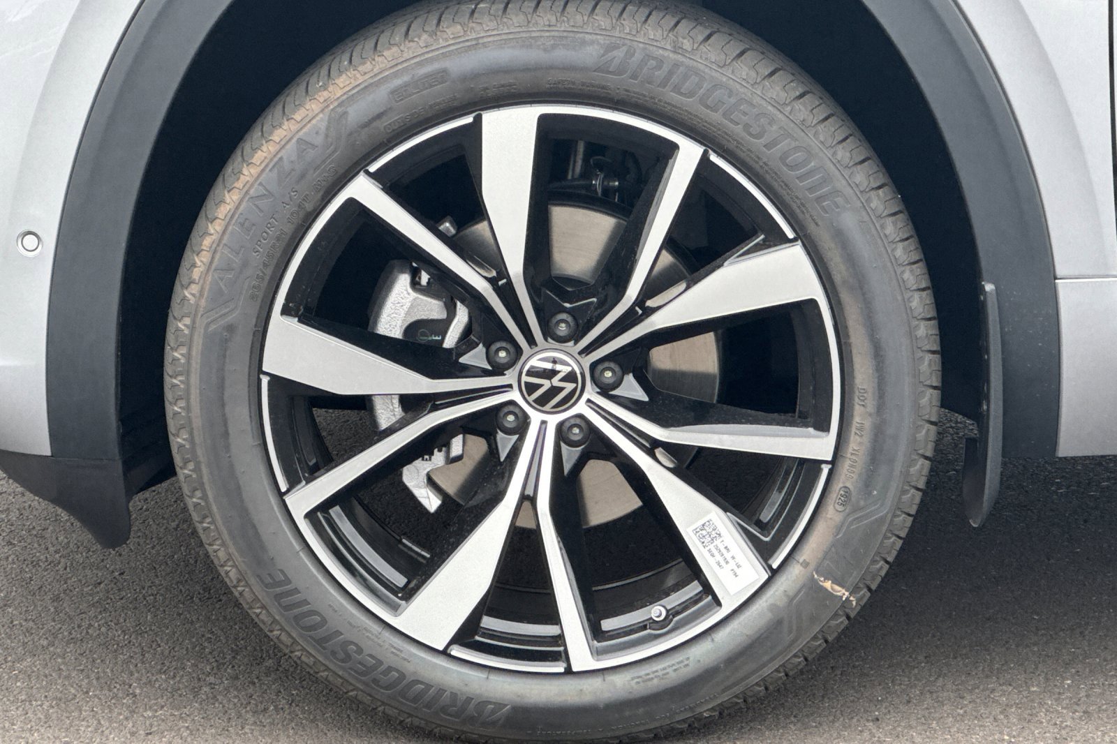 New 2025 Volkswagen Atlas SEL Premium R-Line image 25