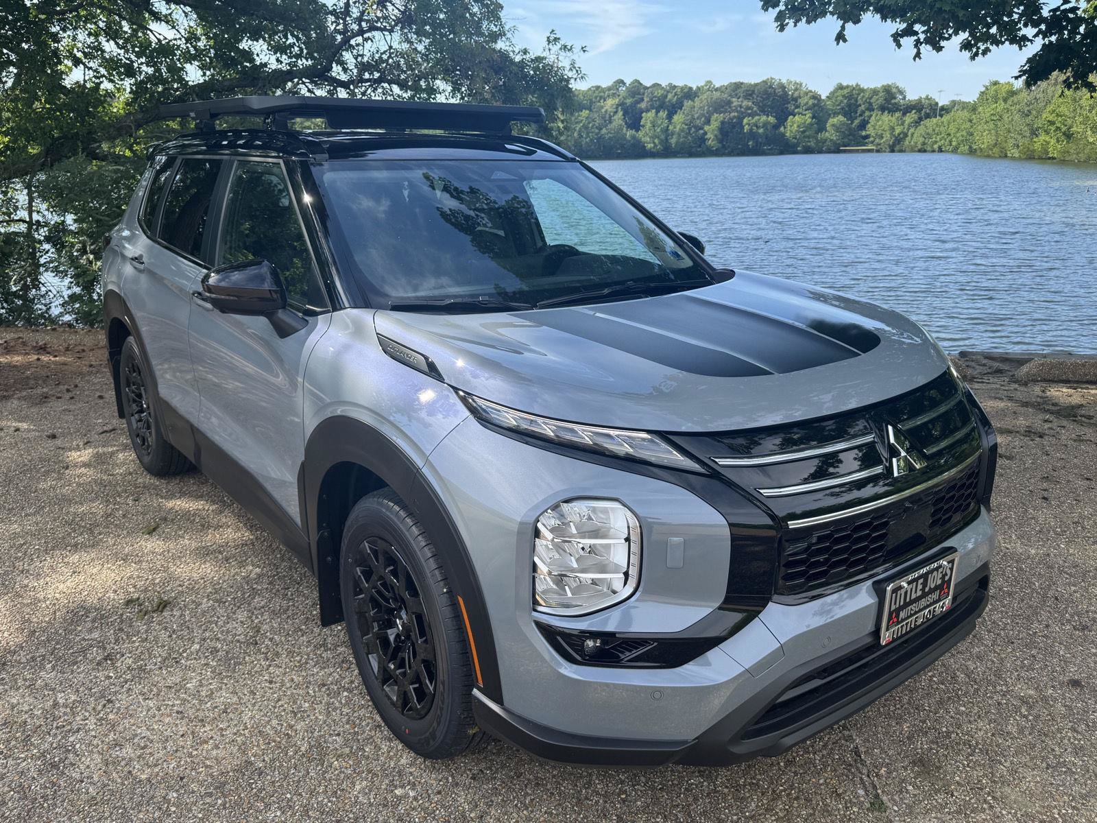 New 2026 Mitsubishi Outlander AWD image 2