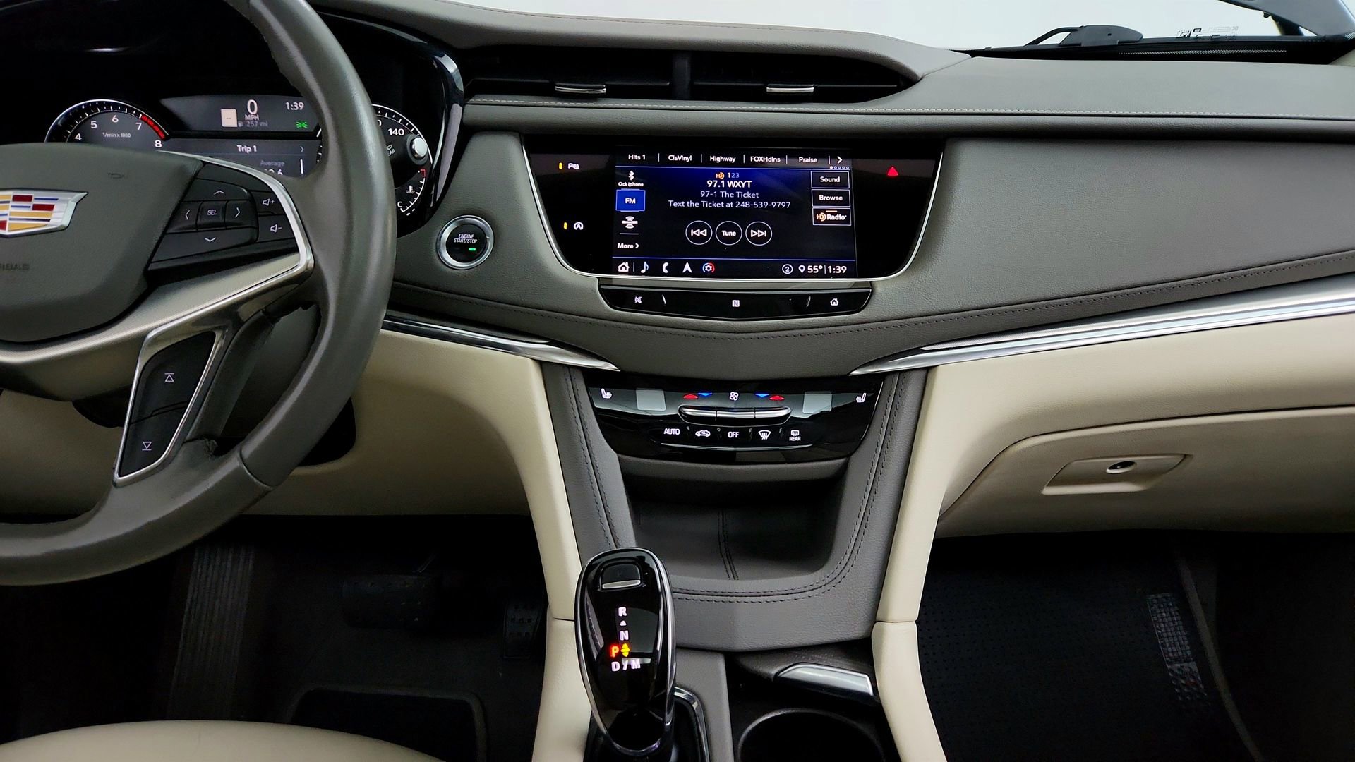Used 2020 Cadillac XT5 Premium Luxury AWD/4WD image 21