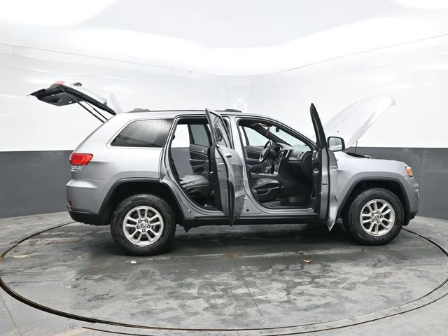 Used 2019 Jeep Grand Cherokee Laredo AWD/4WD image 49