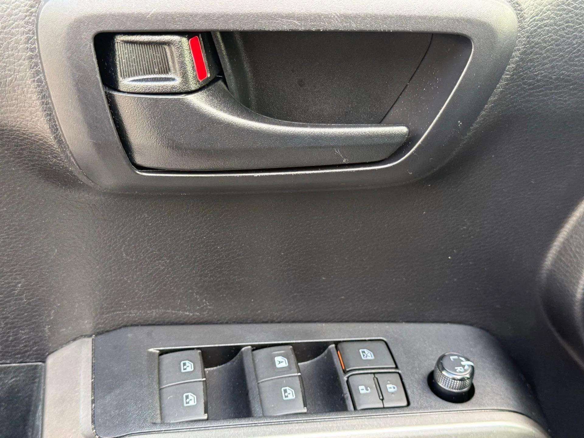 Used 2020 Toyota Tacoma SR5 image 29