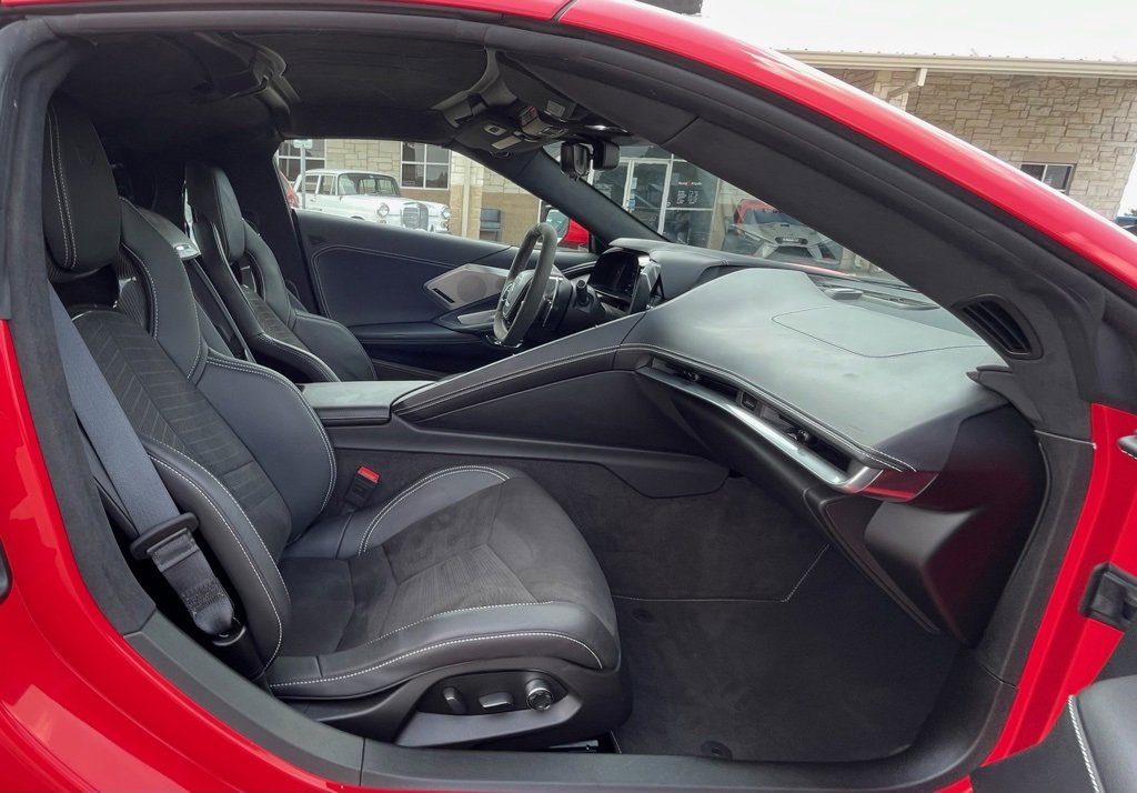 Used 2023 Chevrolet Corvette Stingray Premium Cpe w/ Z51 Performance Package image 29