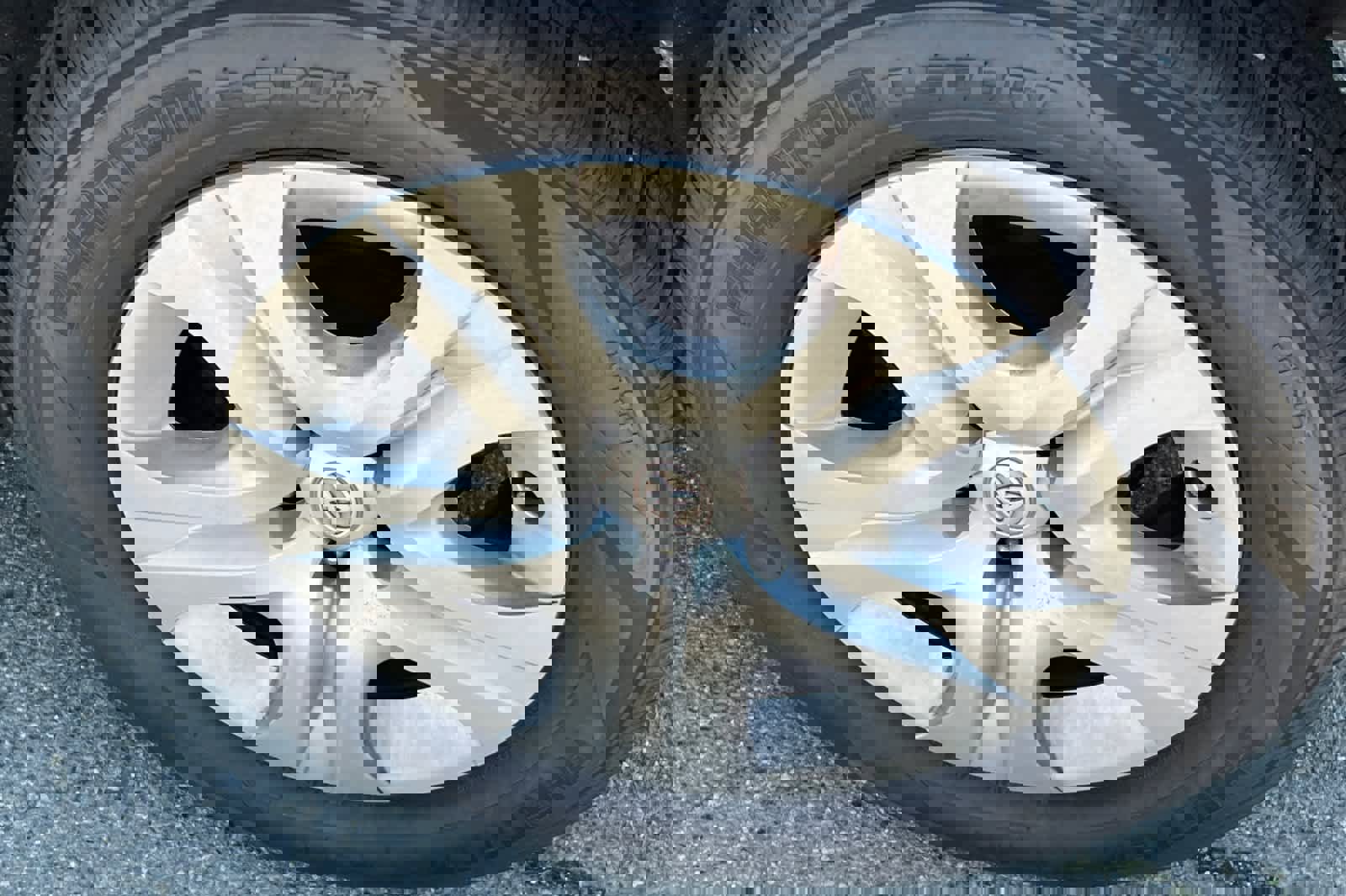 Used 2014 Toyota RAV4 LE image 21