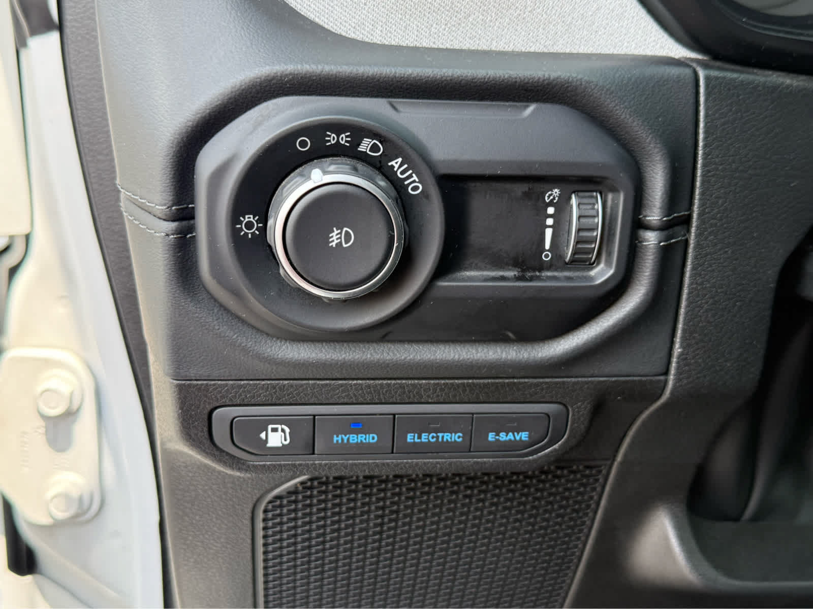 Used 2024 Jeep Wrangler Unlimited Sahara AWD/4WD image 23