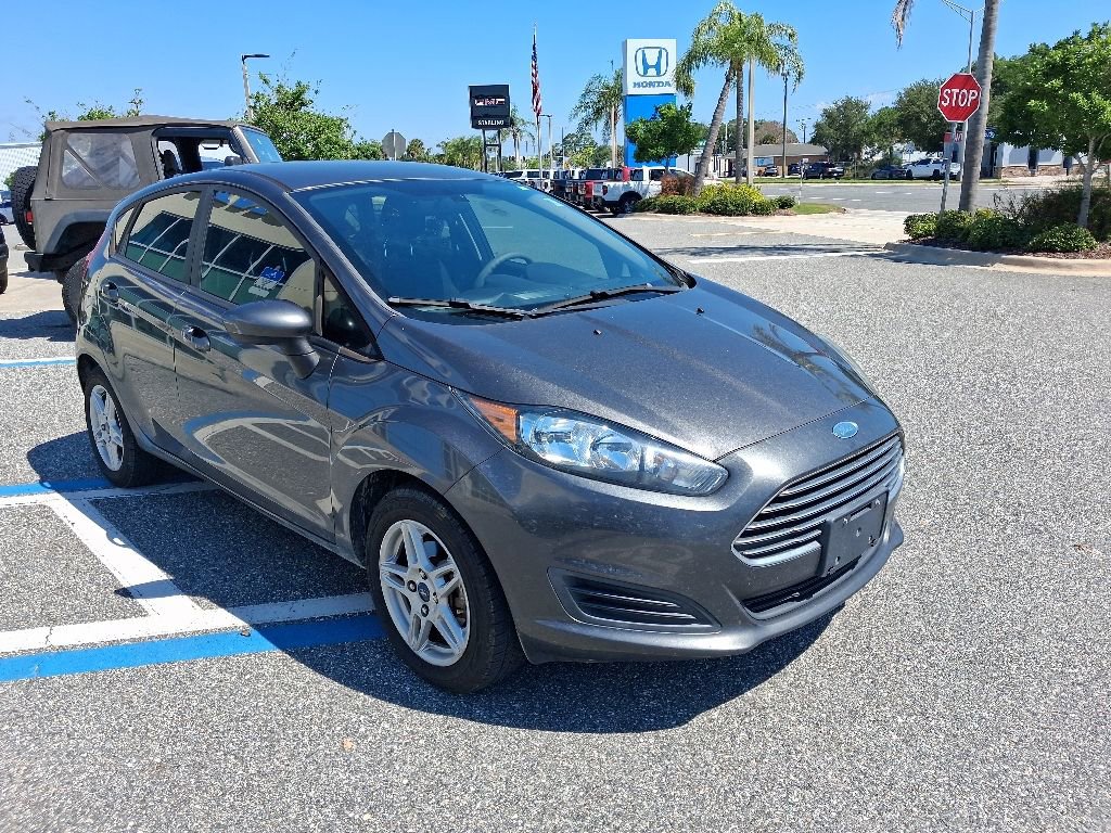 Used 2019 Ford Fiesta SE FWD image 2