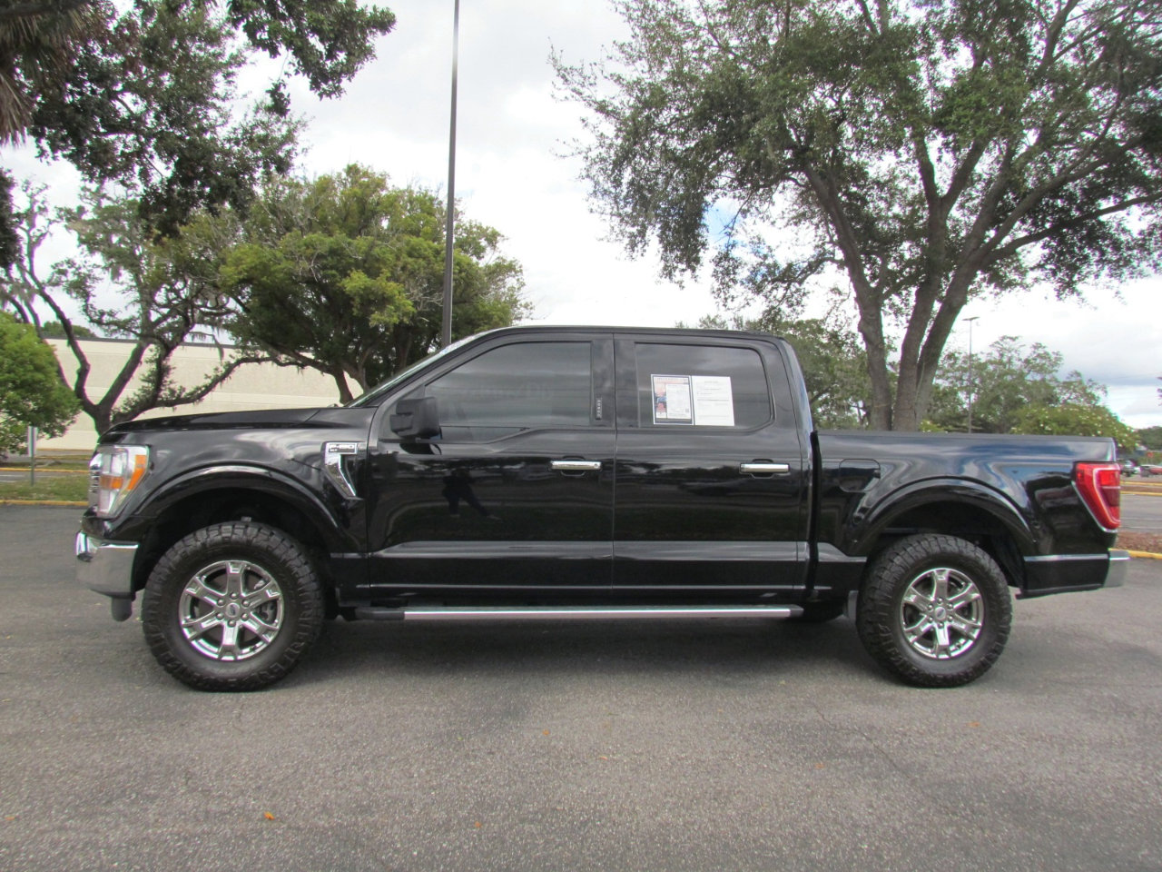 Used 2022 Ford F150 XLT w/ Equipment Group 301A Mid image 3