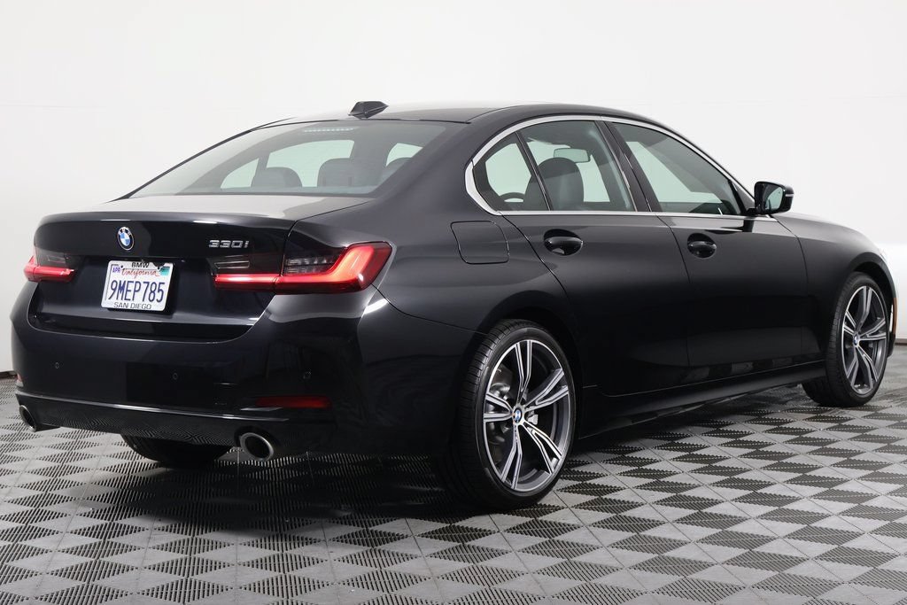 Used 2024 BMW 330i Sedan w/ Convenience Package RWD image 4