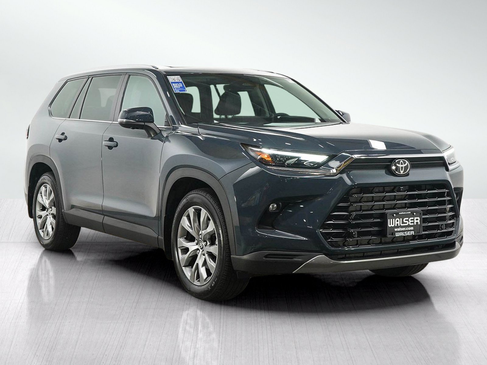 Used 2024 Toyota Grand Highlander AWD image 7