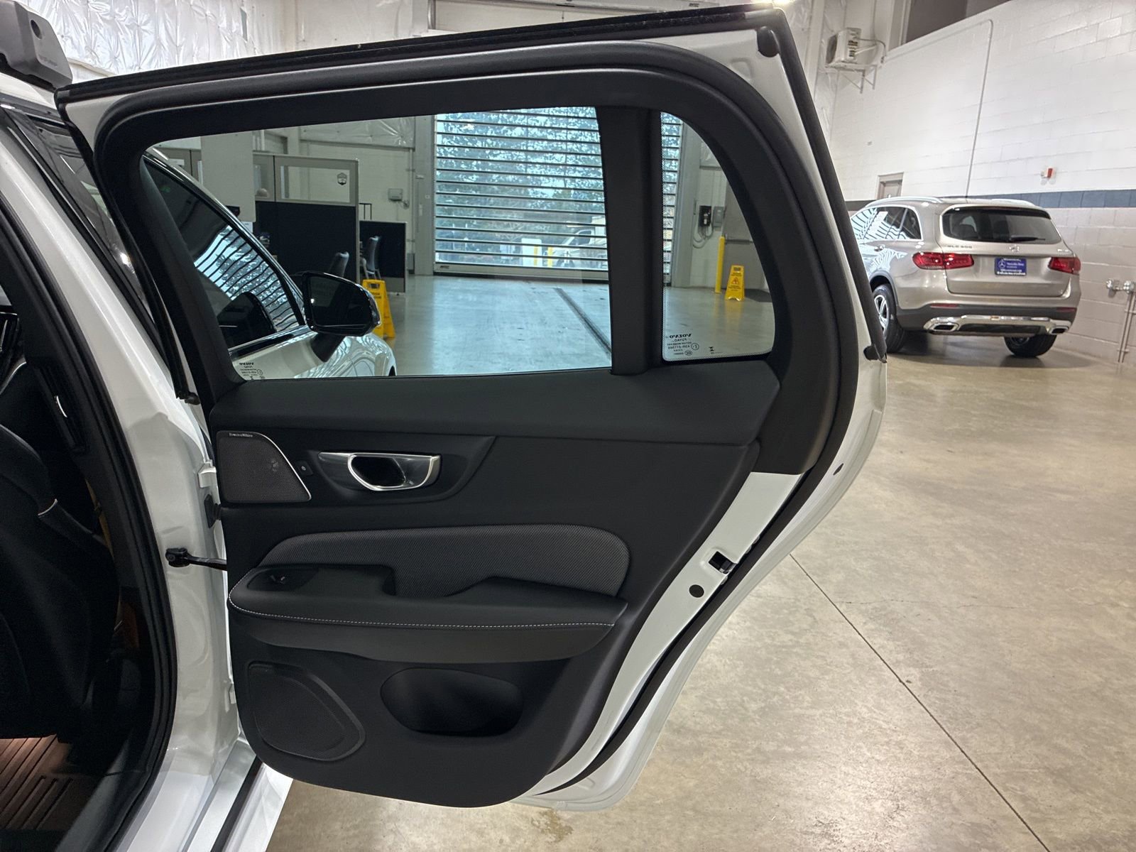 Used 2024 Volvo V60 T8 Polestar image 25